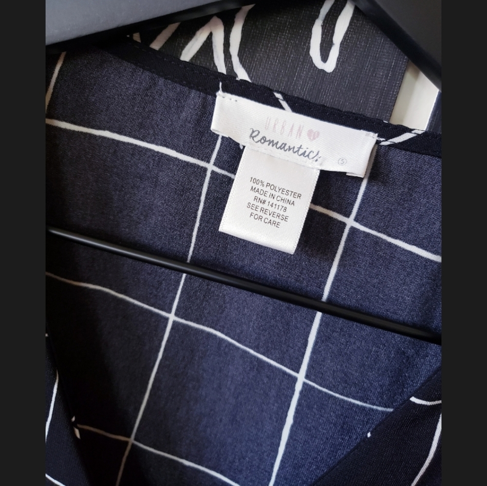 Top - Picture 2 of 2